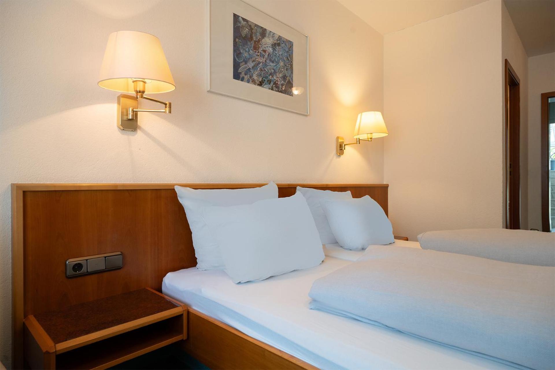 Hotel Sonne Бад-Хомбург-фор-дер-Хёэ Экстерьер фото